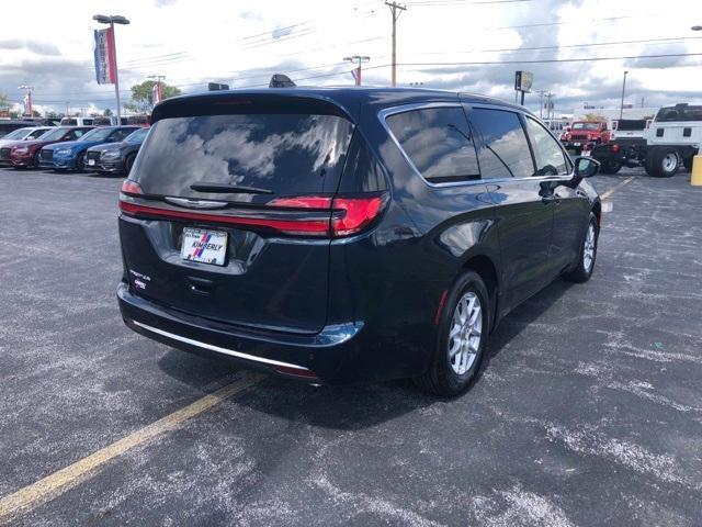 new 2024 Chrysler Pacifica car, priced at $39,990