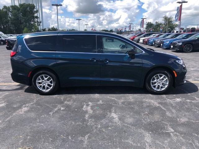 new 2024 Chrysler Pacifica car, priced at $39,990