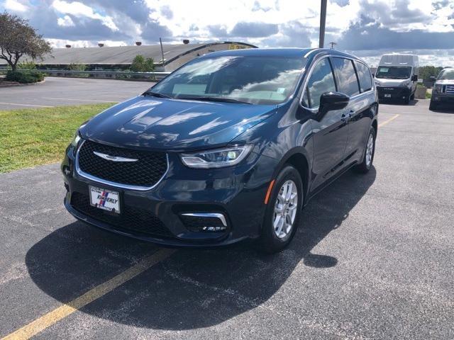 new 2024 Chrysler Pacifica car, priced at $39,990