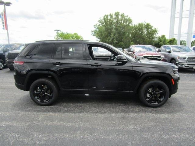 new 2024 Jeep Grand Cherokee car, priced at $47,295