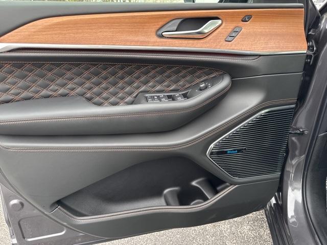 new 2025 Jeep Grand Cherokee L car, priced at $68,925