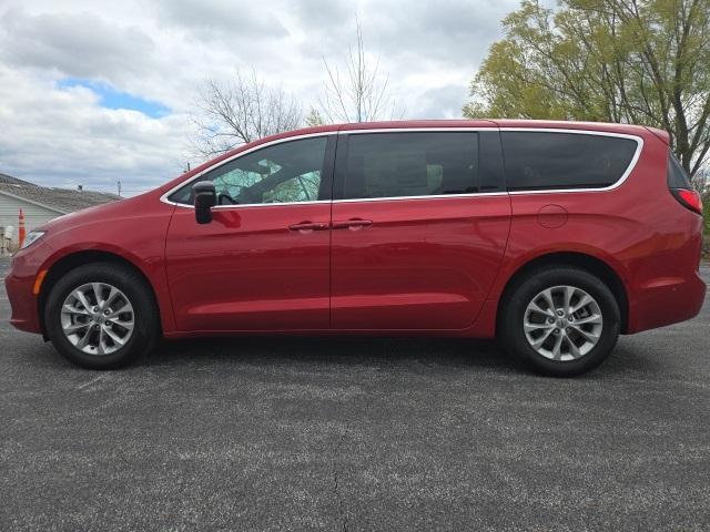 new 2025 Chrysler Pacifica car, priced at $43,601