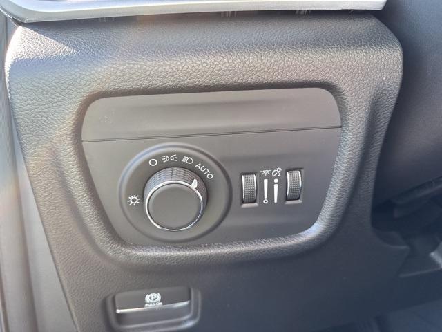 new 2025 Jeep Grand Cherokee car, priced at $42,030