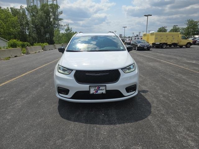used 2024 Chrysler Pacifica Hybrid car, priced at $37,994