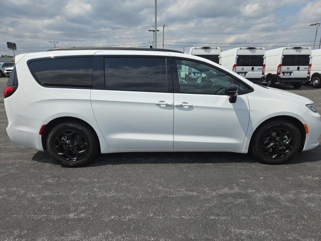 used 2024 Chrysler Pacifica Hybrid car, priced at $37,994