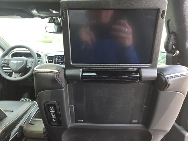 used 2024 Chrysler Pacifica Hybrid car, priced at $37,994