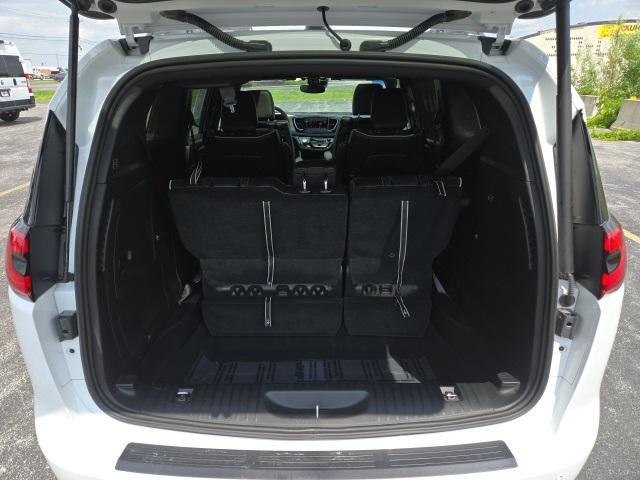 used 2024 Chrysler Pacifica Hybrid car, priced at $37,994