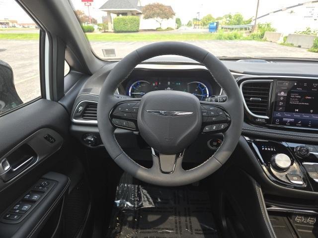 used 2024 Chrysler Pacifica Hybrid car, priced at $37,994
