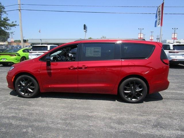 new 2024 Chrysler Pacifica car, priced at $41,190