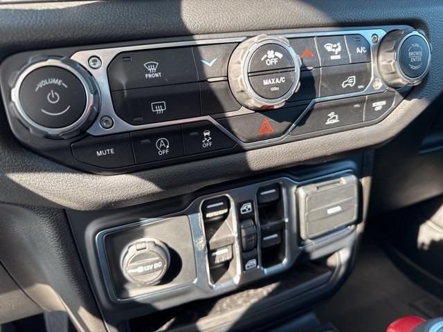 new 2025 Jeep Wrangler car, priced at $43,250