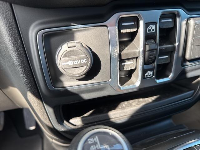 new 2025 Jeep Wrangler car, priced at $43,250