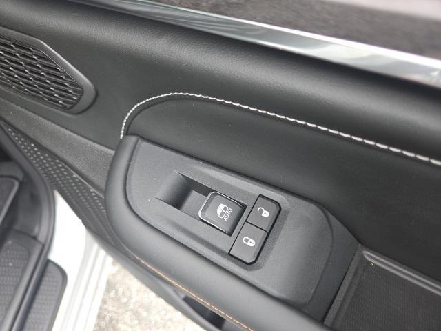 new 2025 Jeep Grand Cherokee L car, priced at $56,936