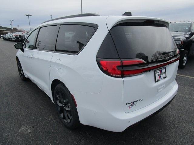 new 2024 Chrysler Pacifica car, priced at $39,595