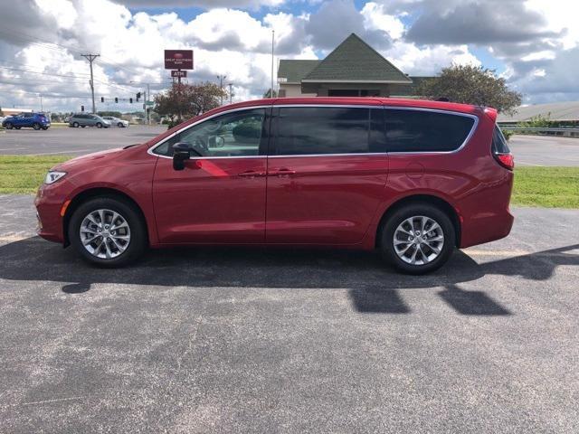 new 2024 Chrysler Pacifica car, priced at $42,185