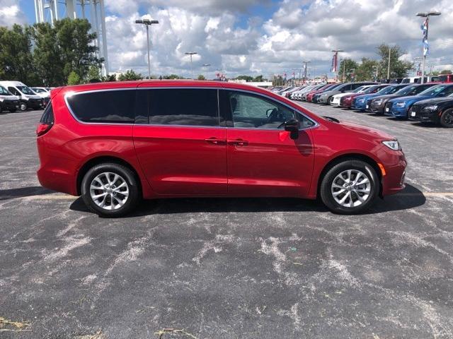 new 2024 Chrysler Pacifica car, priced at $42,185