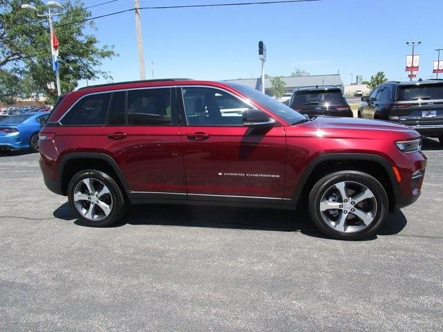 used 2024 Jeep Grand Cherokee car, priced at $43,714