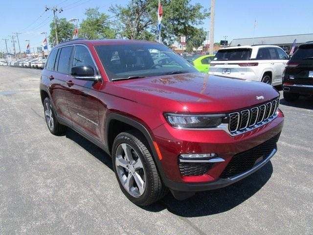 used 2024 Jeep Grand Cherokee car, priced at $43,714