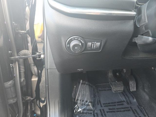 used 2024 Jeep Compass car, priced at $29,919