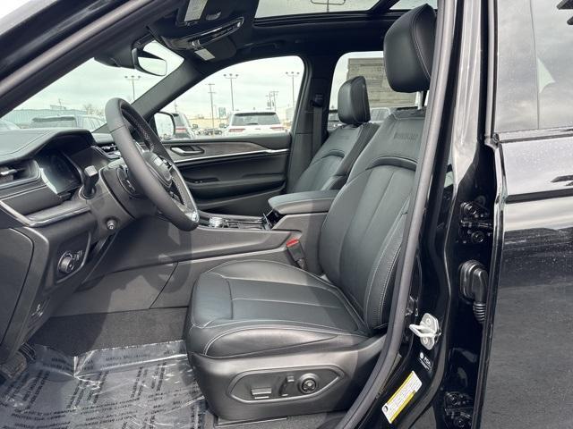 new 2025 Jeep Grand Cherokee car, priced at $56,305