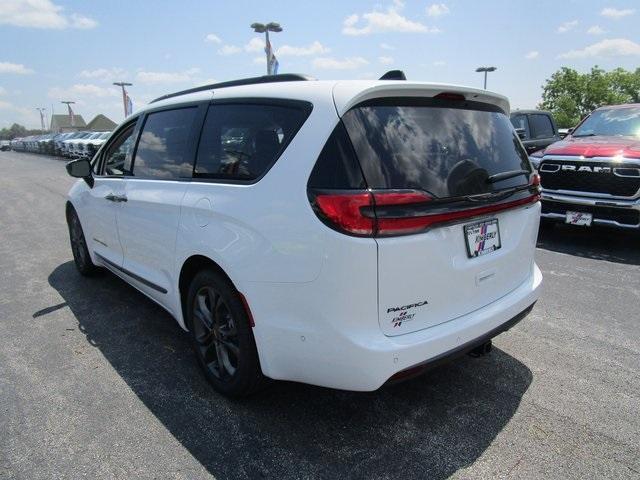 new 2024 Chrysler Pacifica car, priced at $40,845