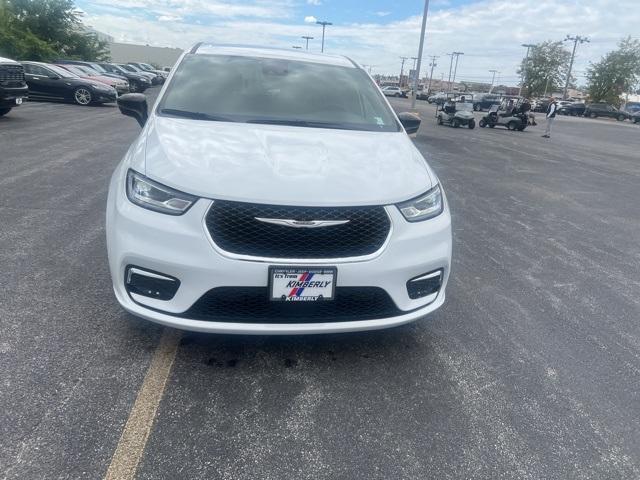 new 2026 Chrysler Pacifica car, priced at $42,920