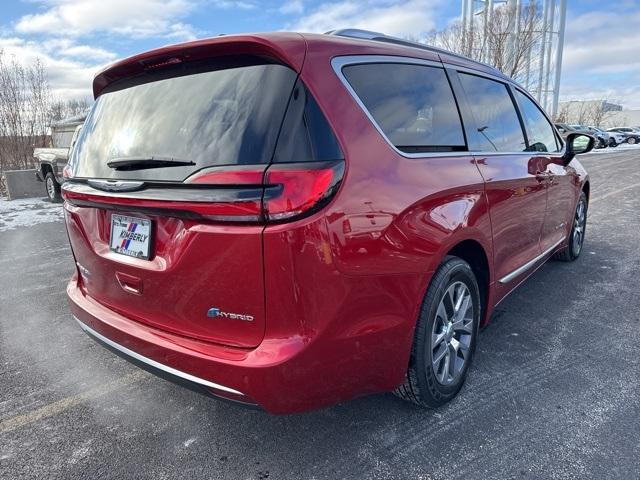 new 2025 Chrysler Pacifica Hybrid car, priced at $45,475