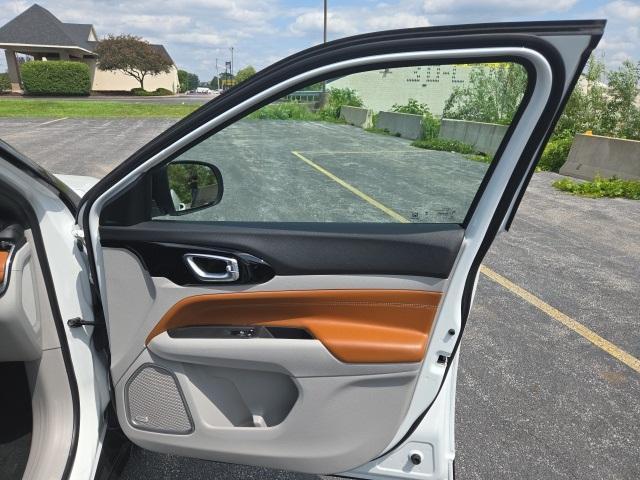 used 2023 Jeep Compass car, priced at $28,900