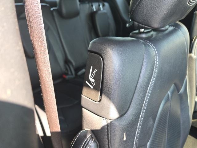 used 2021 Chrysler Pacifica car, priced at $27,658
