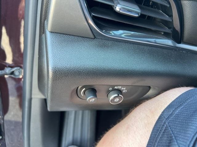 used 2022 Chevrolet Traverse car, priced at $20,232