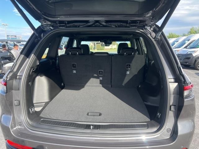 new 2025 Jeep Grand Cherokee car, priced at $41,900