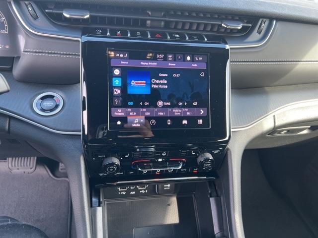 new 2025 Jeep Grand Cherokee car, priced at $41,900