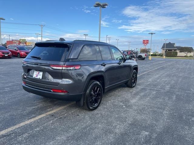 new 2025 Jeep Grand Cherokee car, priced at $41,900