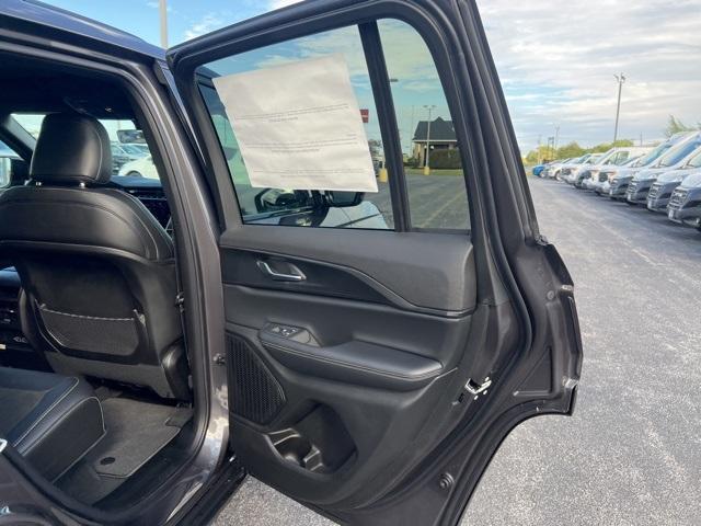 new 2025 Jeep Grand Cherokee car, priced at $41,900