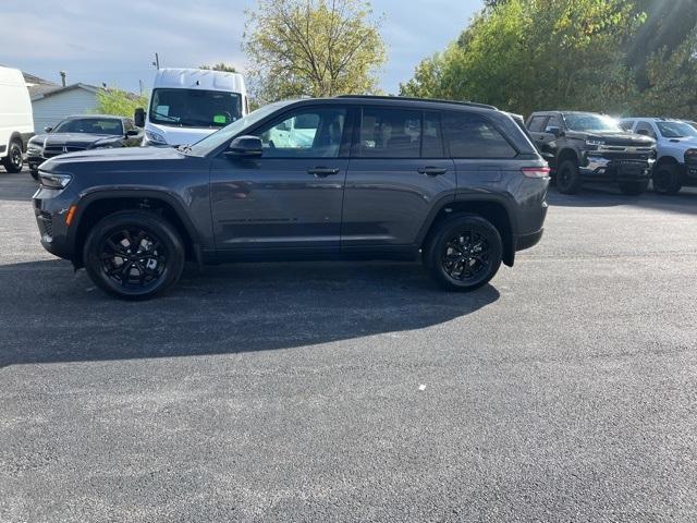 new 2025 Jeep Grand Cherokee car, priced at $41,900