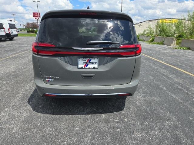 new 2025 Chrysler Pacifica car, priced at $41,019