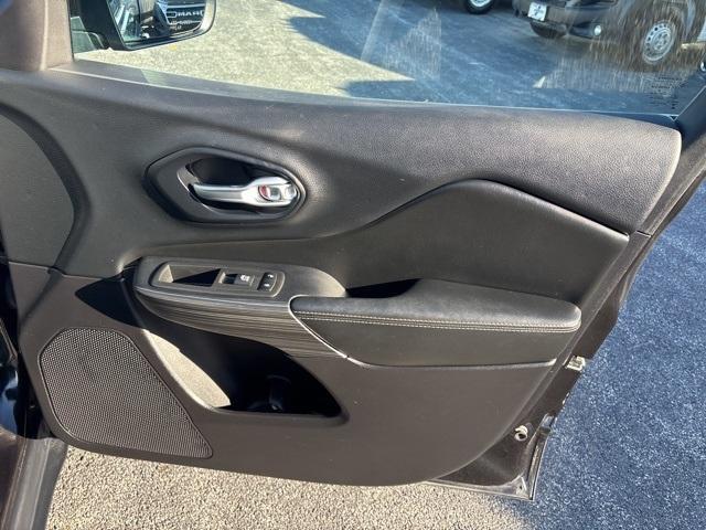 used 2016 Jeep Cherokee car, priced at $11,892