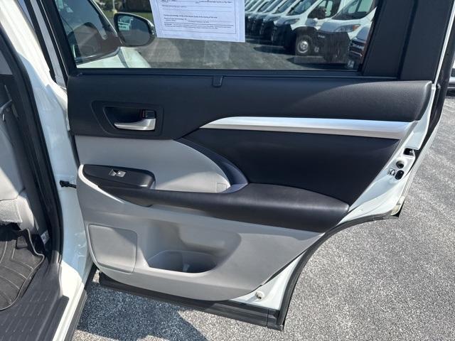 used 2019 Toyota Highlander car, priced at $26,696