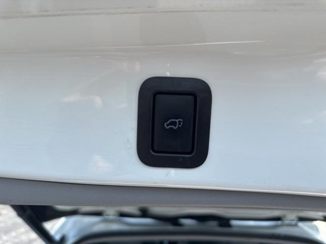 used 2019 Toyota Highlander car, priced at $26,696