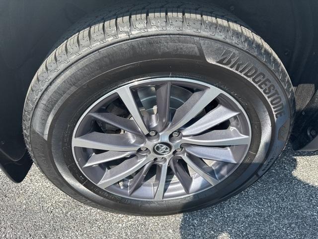 used 2019 Toyota Highlander car, priced at $26,696