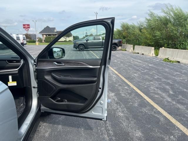 new 2025 Jeep Grand Cherokee L car, priced at $49,455