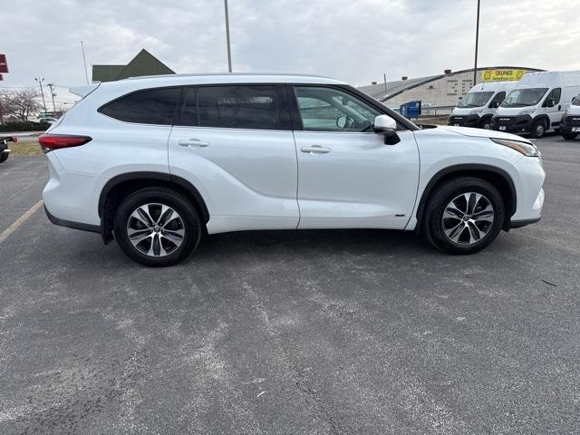 used 2022 Toyota Highlander Hybrid car, priced at $34,932