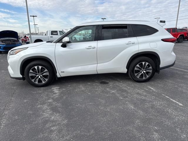 used 2022 Toyota Highlander Hybrid car, priced at $34,932