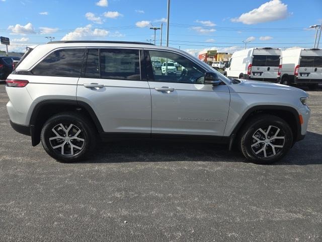 new 2025 Jeep Grand Cherokee car, priced at $43,568