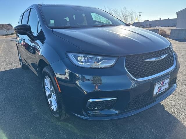 new 2025 Chrysler Pacifica car, priced at $44,415