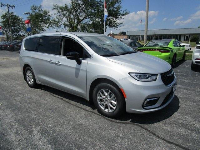 new 2024 Chrysler Pacifica car, priced at $38,820