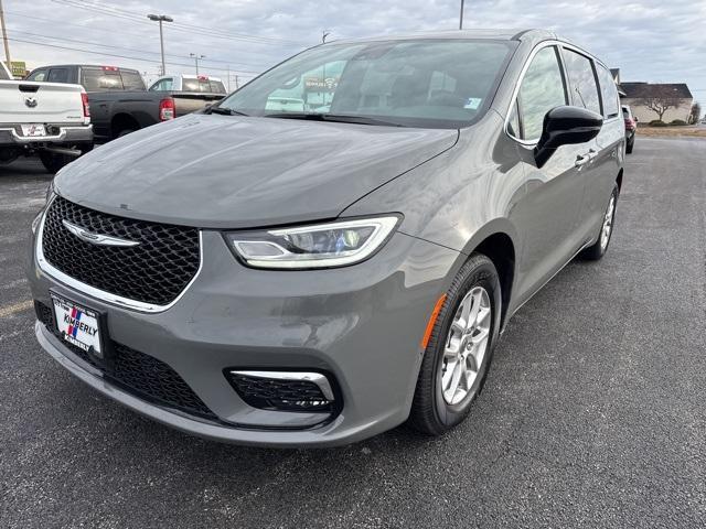 new 2025 Chrysler Pacifica car, priced at $41,420