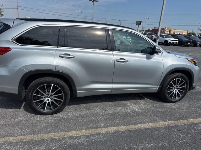 used 2017 Toyota Highlander car, priced at $21,952