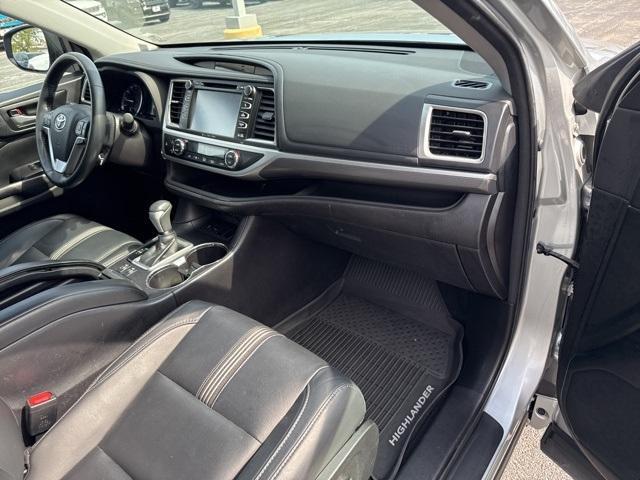 used 2017 Toyota Highlander car, priced at $21,952
