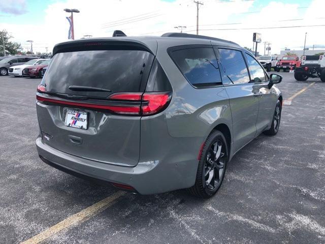 new 2024 Chrysler Pacifica car, priced at $41,435