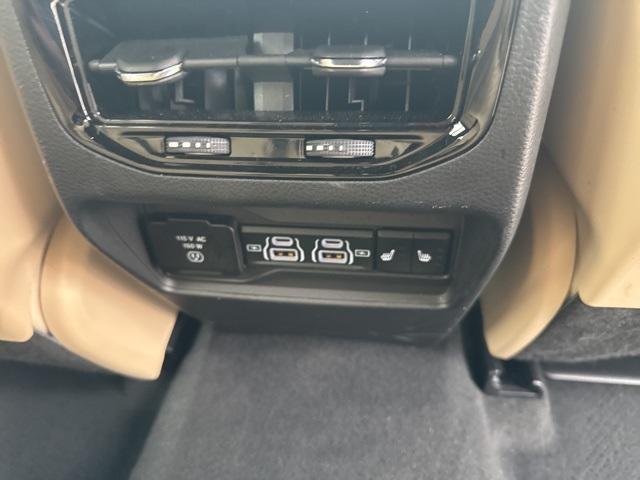 used 2024 Jeep Grand Cherokee car, priced at $35,903